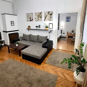 Gold Apartment