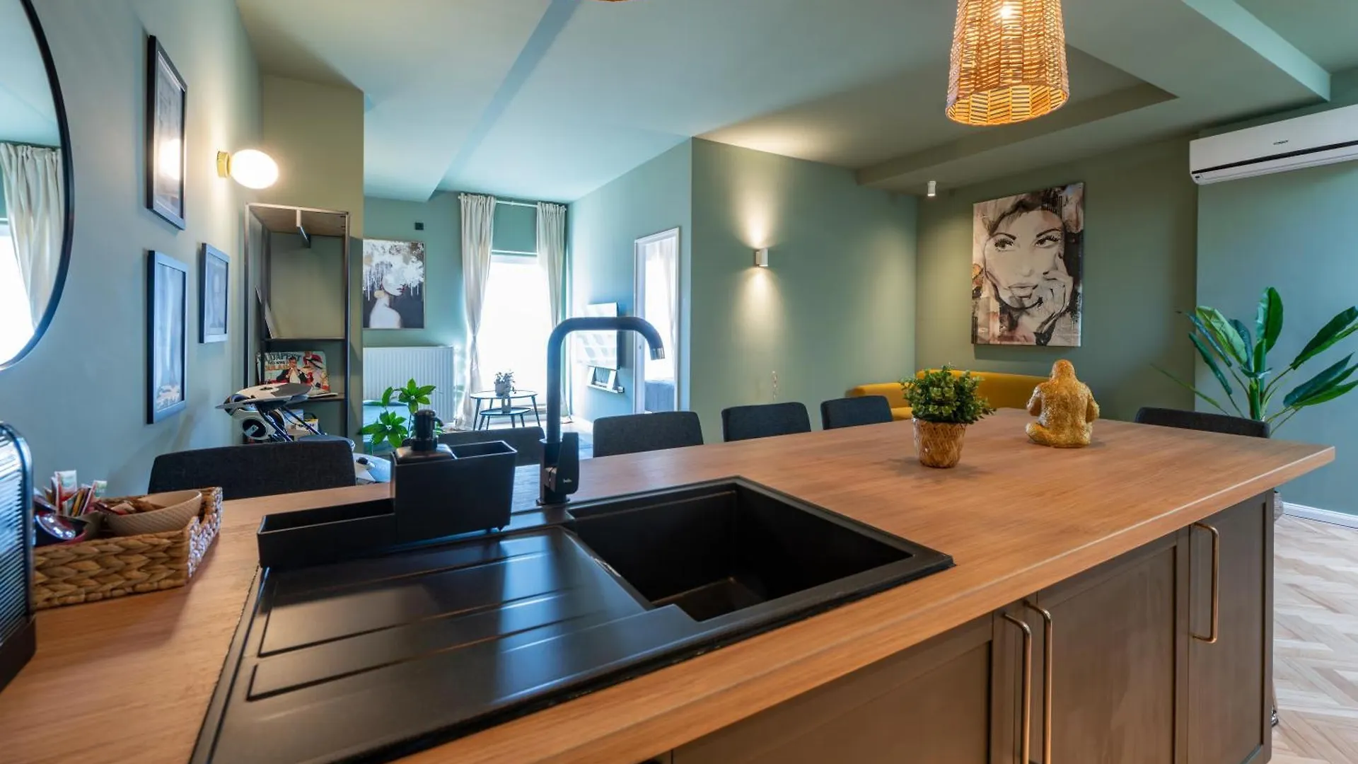 Budapest Central Sky Spa Penthouse 0*,